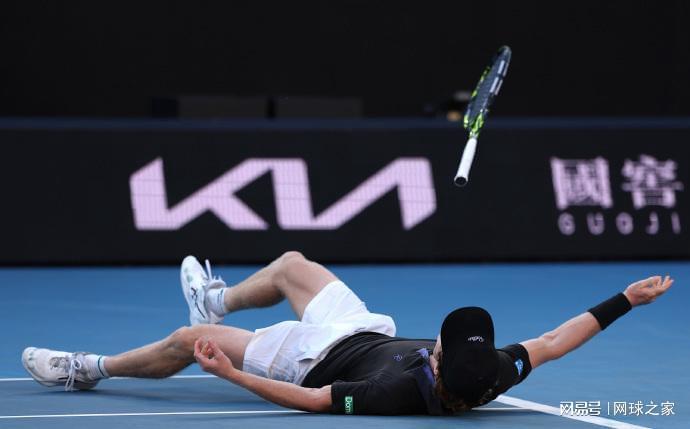 奥客网站-白卓璇吃油条落败王炸组合出局，卢宝丢盘晋级西大妈还是你大妈