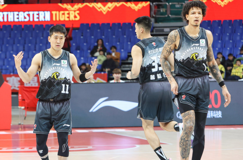 奥客网站-10战9胜！山东逆转双杀吉林 邱彪喷裁判吃T高诗岩12+4+5